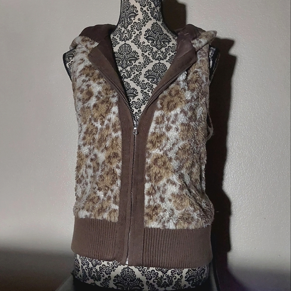 Leopard print vest